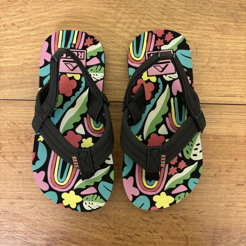 REEF Little Ahi Water-Friendly Flip-Flop Tropical Rainbow Black Kids Size 9 Pool